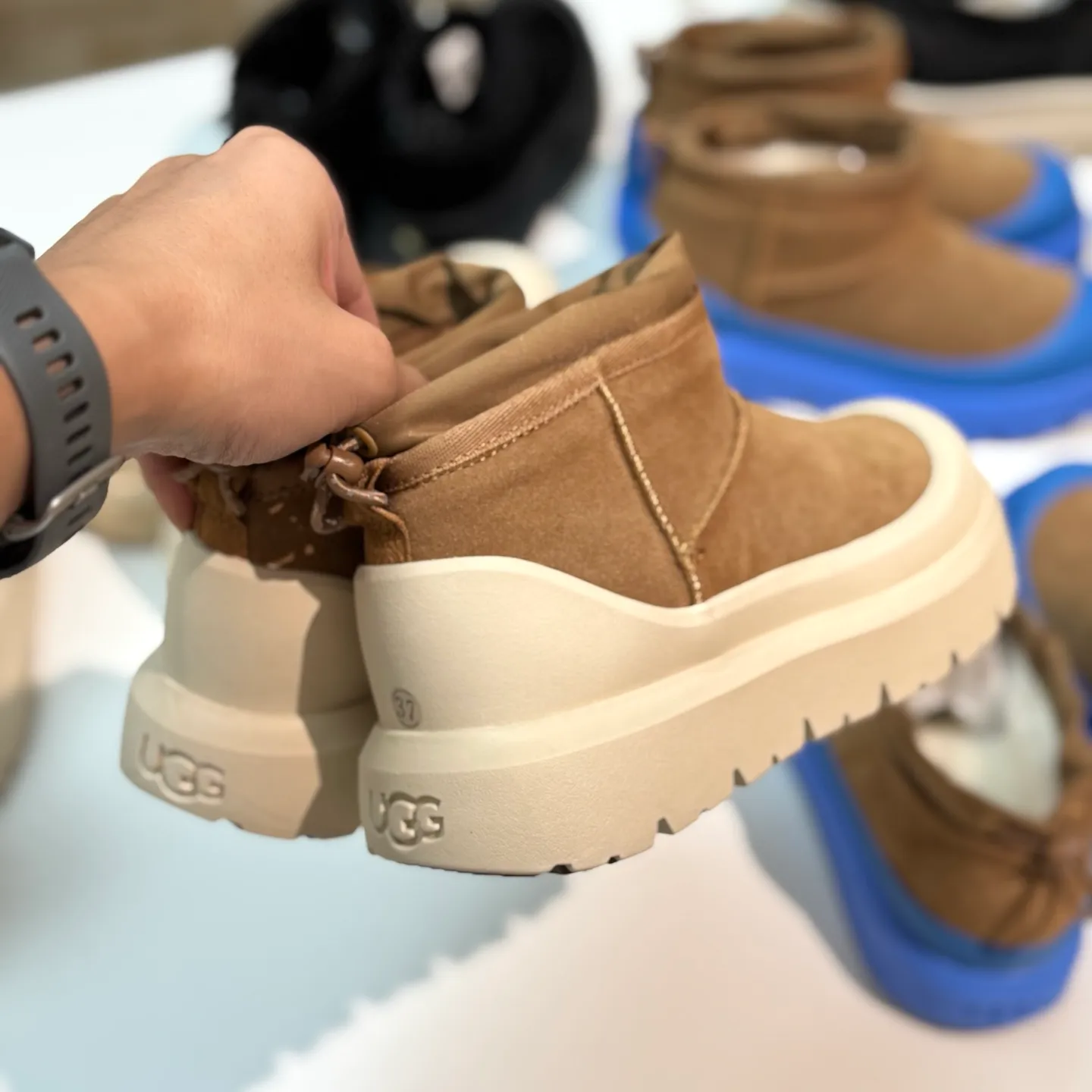 Local 💰600 2025 new Wang Yibo 4196 exclusive version original OEM grade UGG Wang Yibo same model high-end exclusive supply pyramid-top workmanship quality high-end needs to come #big advantage supply❗️❗️❗️ low-top men's and women's shoes size: 36 37 38 39 40 41 42 43 44 45
